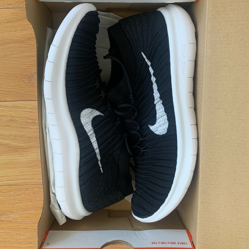 Nike free Runner motion Flyknit brand new size 7.5